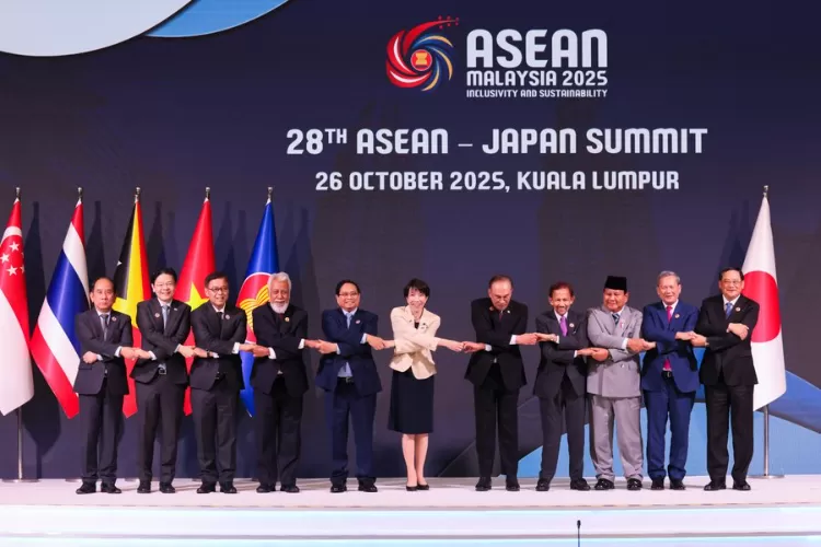 Perdamaian bersejarah antara Thailand dan Kamboja di KTT ASEAN 2025. (X&nbsp;@JPN_PMO)