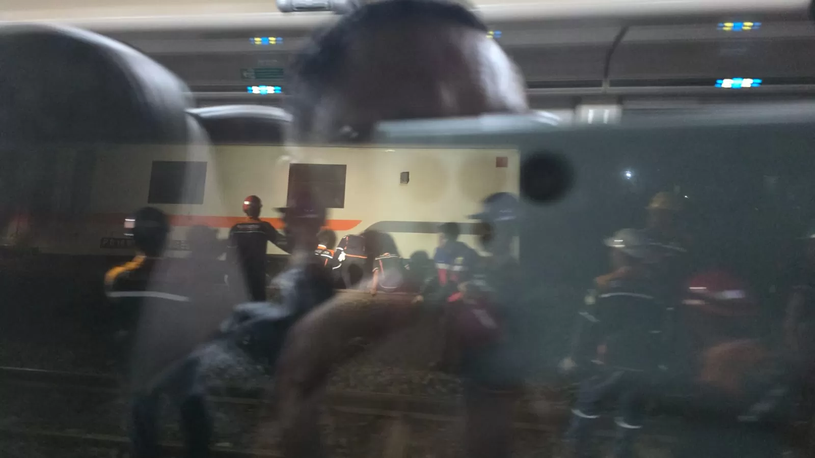 KA Purwojaya anjlok di jalur kereta dekat Stasiun Kedunggedeh, pekan lalu. (Istimewa)