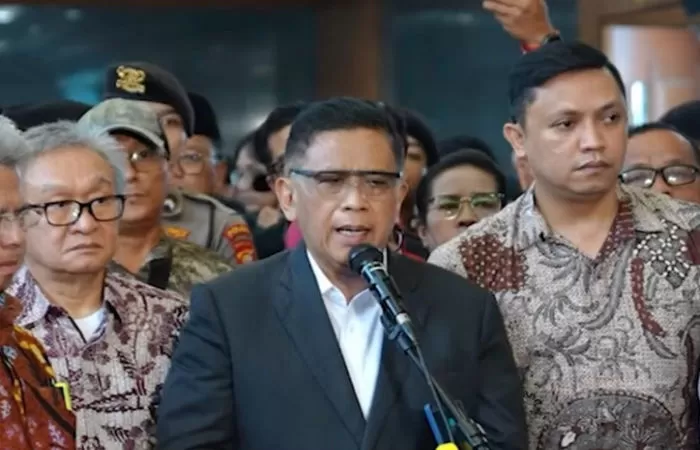Sekjen PDIP, Hasto Kristiyanto soal banjir bandang dan longsor di Aceh, Sumut dan Sumbar, karena kesalahan penguasa (Foto: YouTube/PDI Perjuangan)
