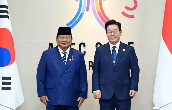 Presiden Prabowo Subianto dan Presiden Korsel  Lee Jae Myung di KTT APEC 2025 (Foto: BPMI Setpres RI)