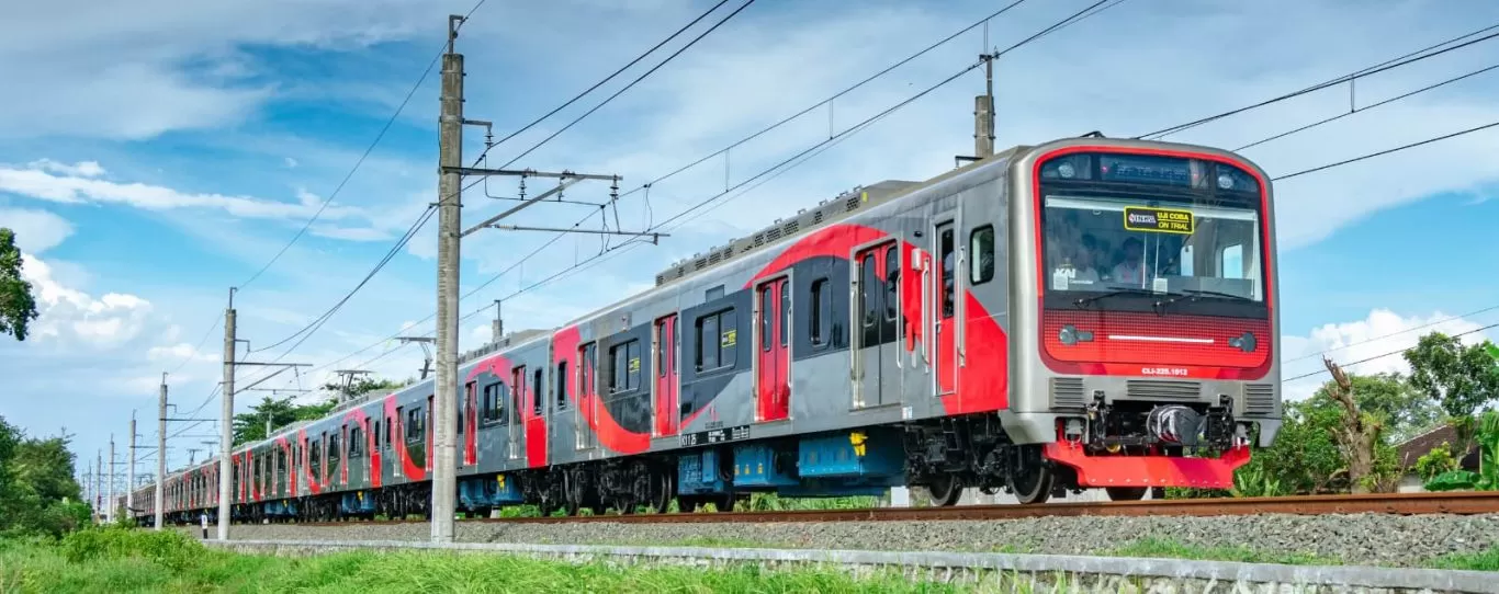 Kereta Rel Listrik (KRL) (foto: commuterline)