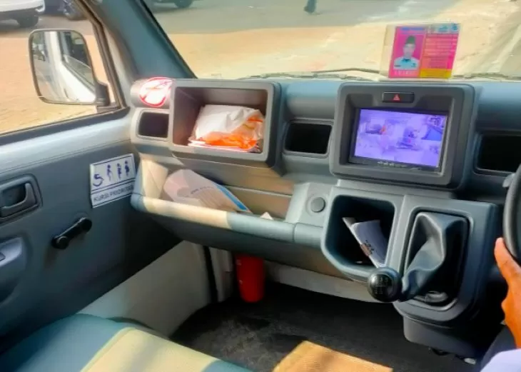 Ilustrasi operasional Mikrotrans jalur JAK41 rute Pulogadung-Kampung Melayu dihentikan sementara diduda karena pengadangan sopir angkot.  (Foto: X Lennny.diary)