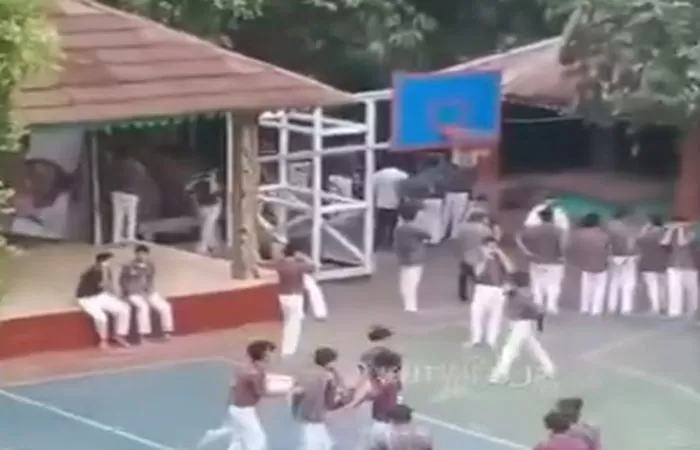 Suasana kepanikan siswa saat ledakan di SMAN 72 Jakarta Utara (Foto: Instagram/@jakutinfo_id)