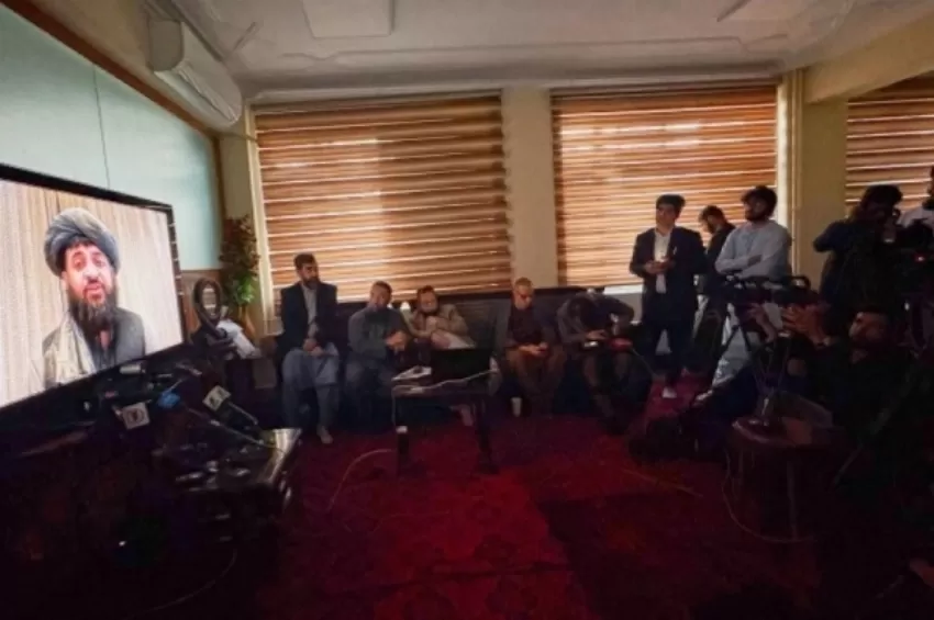 Pemerintah Afghanistan saat menyampaikan keterangan pers terkait perundingan damai dengan Pakistan yang mengalami kegagalan. (Istimewa)