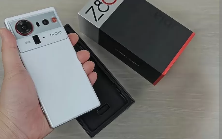 Gambar ZTE Nubia Z80 Ultra (Youtube/kingmimobile)
