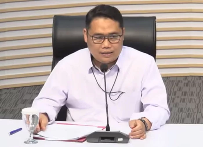 Plt. Deputi Penindakan dan Eksekusi KPK, Asep Guntur Rahayu, mengumumkan tiga tersangka kasus dugaan suap proyek dari OTT di Bekasi. (Foto: KPK)