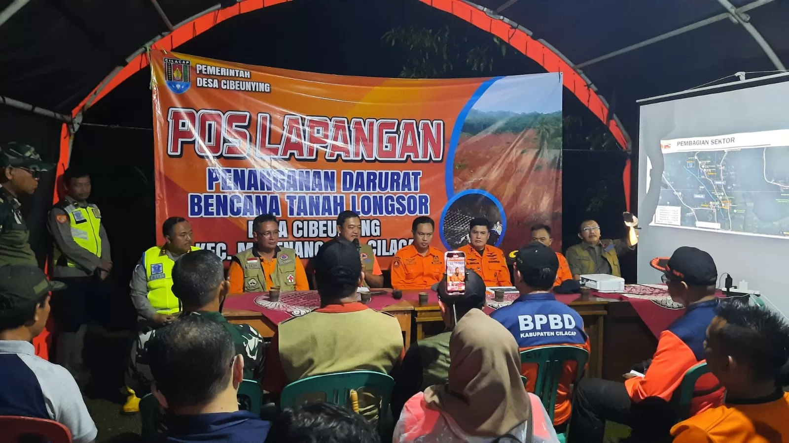 Longsor yang terjadi di Cilacap menambah panjang daftar bencana yang terjadi sepanjang tahun ini. (Pemkab Cilacap)