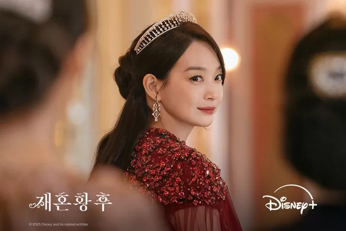 Shin Min Ah dalam Drama Korea the remarried empress (foto: Disney+)