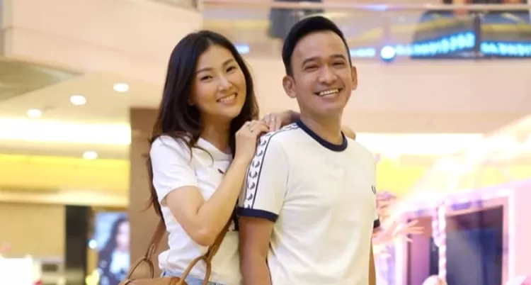  Konflik Ruben Onsu&ndash;Sarwendah memanas usai chat pribadi soal nafkah dan utang mobil ikut terbongkar. (Instagram @sarwendah__ruben_onsu_)