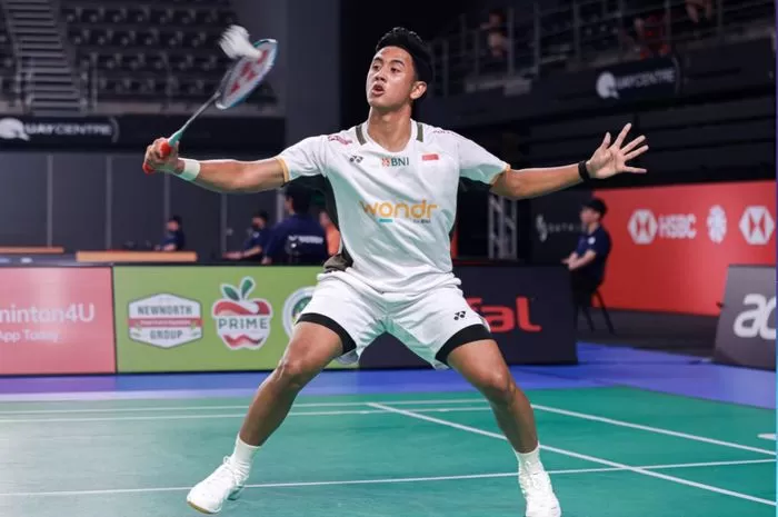 Hasil Australia Open 2025: Alwi Farhan singkirkan wakil India dan melaju ke perempatfinal dengan permainan solid. (PBSI)
