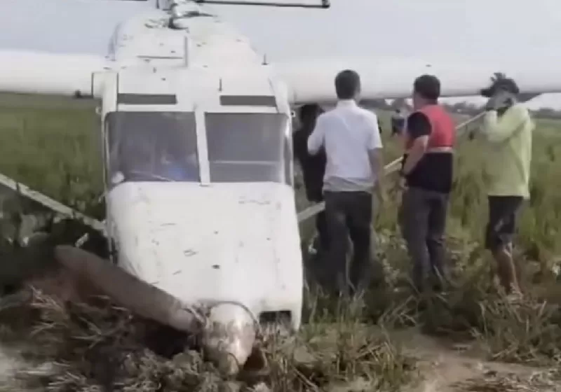 Pesawat milik BRO Skydive Indonesia jatuh di persawahan wilayah Karawang, Jabar. (KONTEKS.CO.ID/Ist)