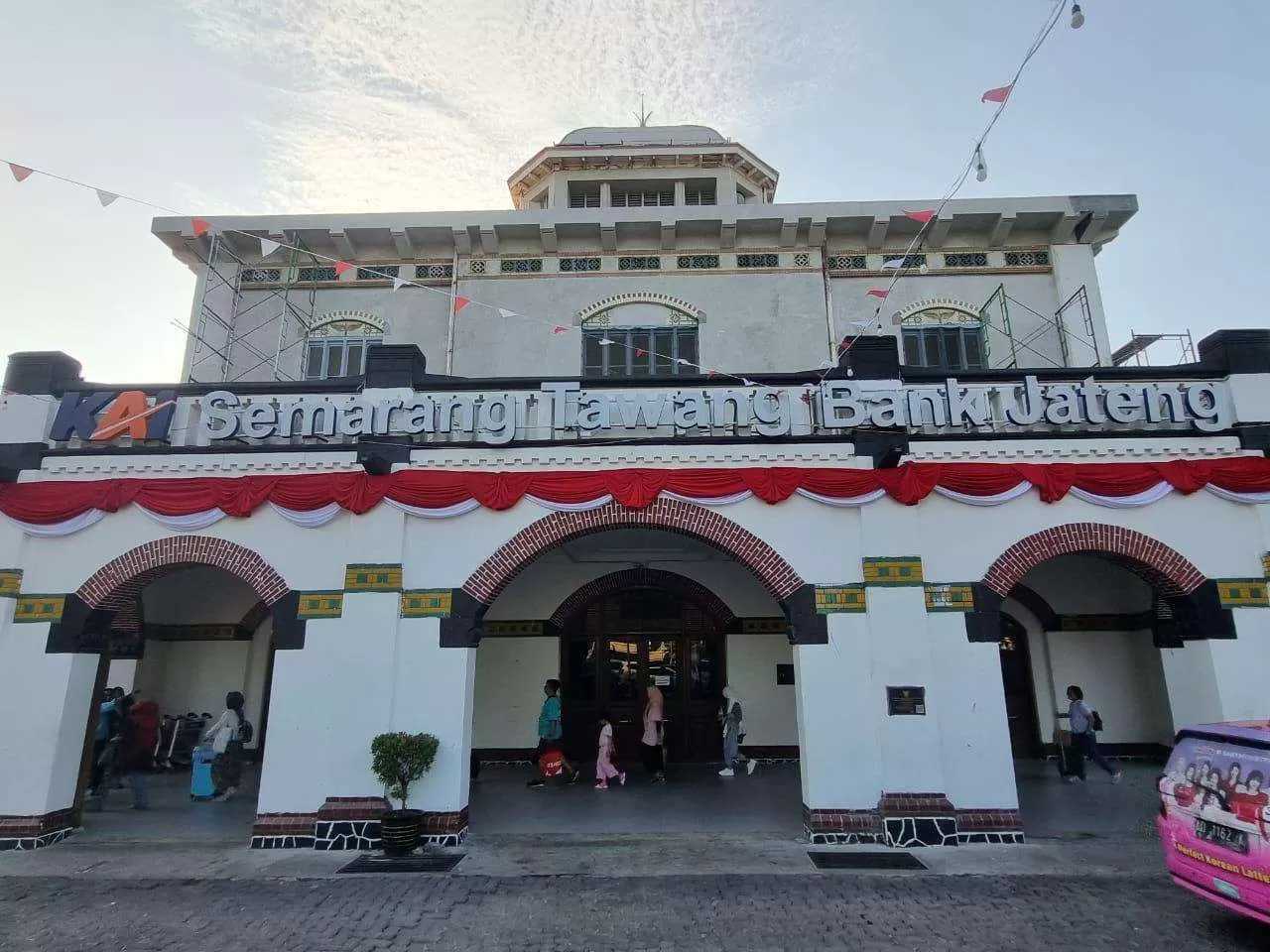 Stasiun Tawang Semarang menjadi yang tertua yang masih aktif atau beroperasi di Asia Tenggara. (KAI)