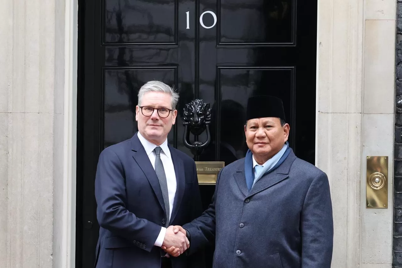 PM Inggris Keir Starmer dan Presiden RI Prabowo Subianto saat bertemu di Downing Street 10, London. (BPMI Setpres)