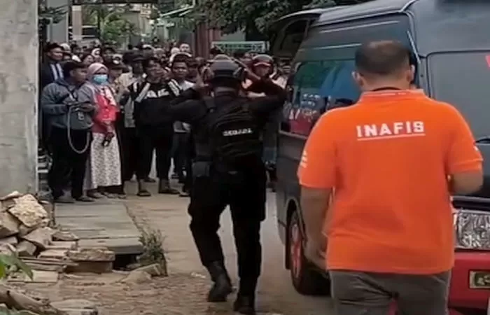TKP ledakan benda diduga mortir di Babelan, Bekasi, Jawa Barat (Foto: Instagram/@infobekasi)
