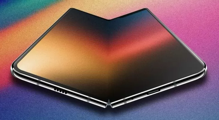 Apple iPhone layar lipat akan ditawarkan ke pasar smartphone dunia tahun depan. (Foto: GSM Arena)