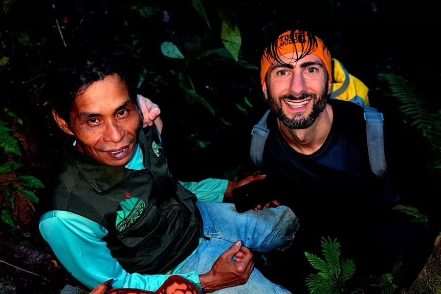 Iswandi (kiri) dan Dr Chris Thogorood. (Chris Thogorood)