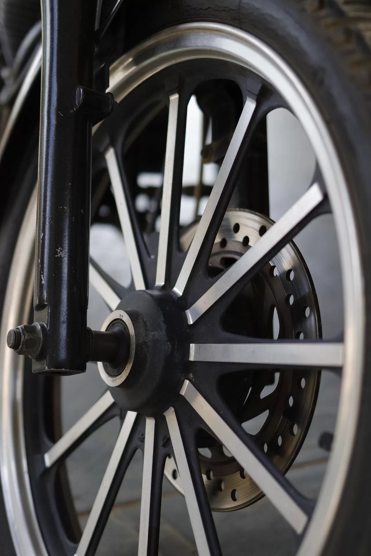 Gambar ban motor listrik (Pixabay/geen)