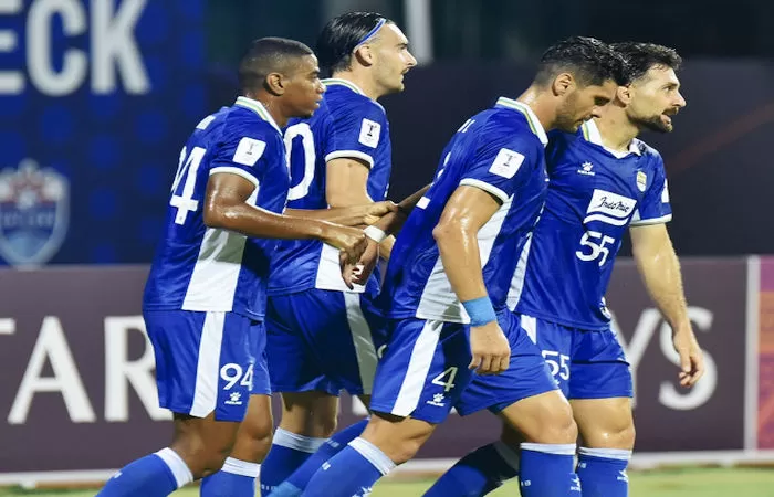 Para pemain Persib Bandung merayakan gol Frans Putros ke gawang Lion City Sailors dalam laga lanjutan ACL Two 2025-2026 (Foto: Instagram/@persib)