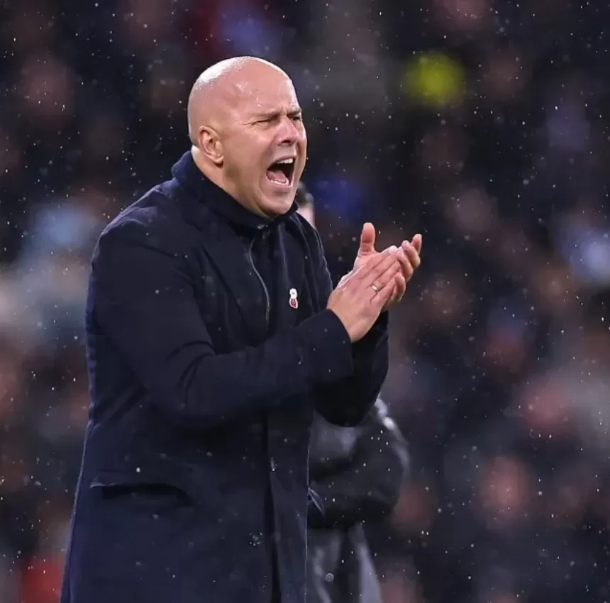 Arne Slot bantah posisinya terancam di Liverpool (Foto: instagram/@arnemslot)