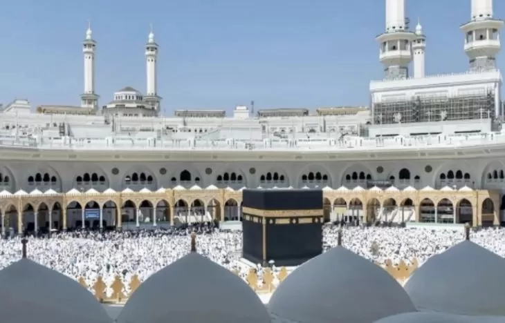 Tampak Kakbah di Kompleks Masjidil Haram sebagai salah satu dari dua masjid suci bagi umat Islam. (Foto: Saudi Gazette)
