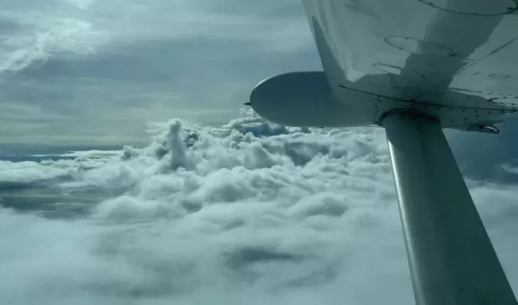 Pesawat Cessna Caravan melakukan Operasi Modifikasi Cuaca atau OMC di sekitar Gunung Semeru, Lumajang. (Foto: bmkg)