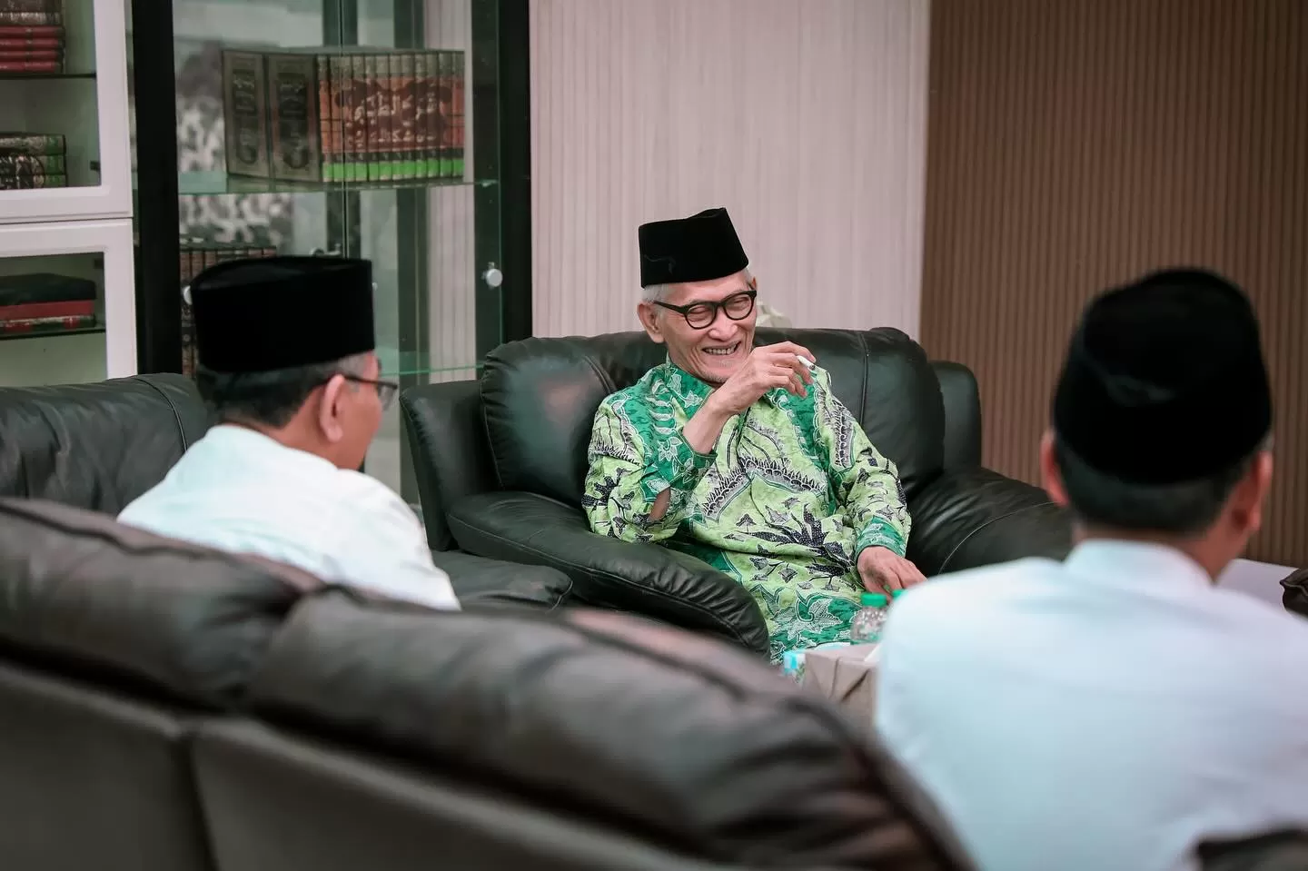 KH Miftachul Akhyar mengumumkan kesiapan PBNU menggelar muktamar mendesak pasca lengsernya Gus Yahya. (Instagram.com/nahdlatululama)