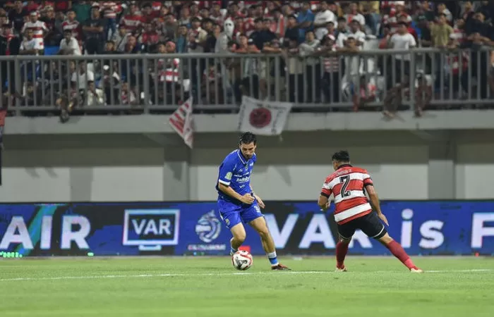 Thom Haye sukses cetak gol debut saat Persib melumat Madura United 4-1 (Foto: persib.co.id)