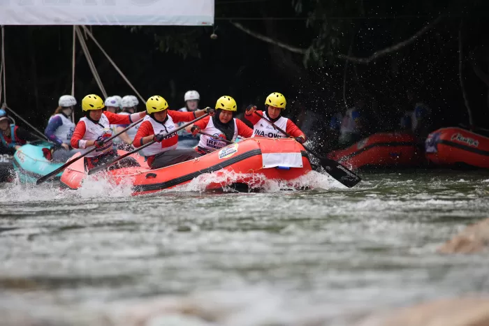 Tim arung jeram putri Indonesia mampu berbicara banyak di World Rafting Championship 2025 di Sungai Kampar. (IRF)