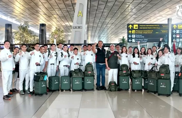 Tim bulu tangkis Indonesia berangkat ke Thailand untuk SEA Games 2025. (Instagram @badminton.ina)