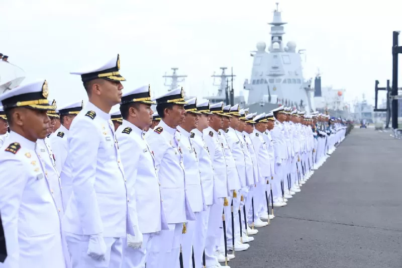 Upacara Hari Armada RI. Kasal Laksamana TNI Dr. Muhammad Ali mengatakan, TNI AL akan kerahkan pesawat, helikopter hingga pasukan bantu tanggap darurat bencana di Sumatera. (KONTEKS.CO.ID/Dok. TNI AL)