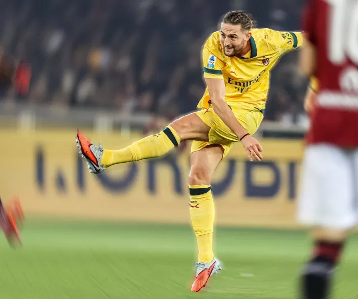 Adrien Rabiot menyumbang gol buat AC Milan ke gawang Torino yang spektakuler. (AC Milan)