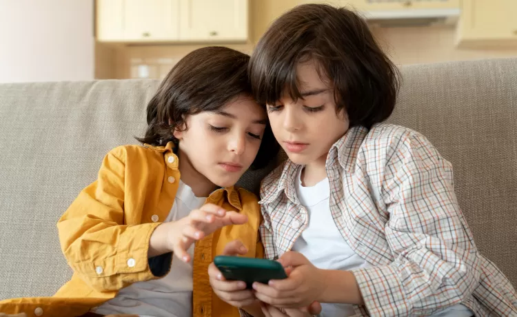 Australia resmi blokir medsos untuk remaja di bawah 16 tahun. (freepik)