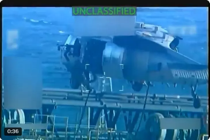 Helikopter militer AS menyerbu kapal tanker minyak milik Venezuela. (Foto: Tangkapan layar X)