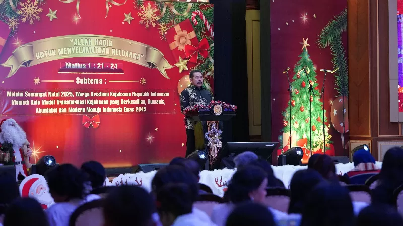 Jaksa Agung ST Burhamuddin menyamapikan sambutan dalam acara Perayaan Natal Warga Kristiani Kejaksaan. (KONTEKS.CO.ID/Dok. Kejagung)