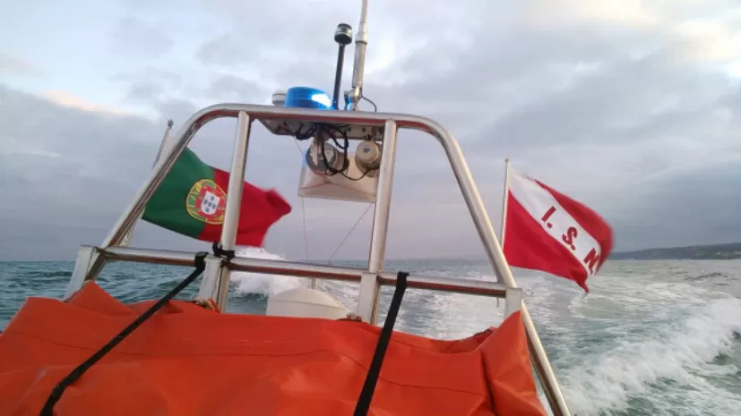 Kapal pencari sedang mencari tiga nelayan Indonesia yang hilang di perairan Caminha, Portugal. (Istimewa)