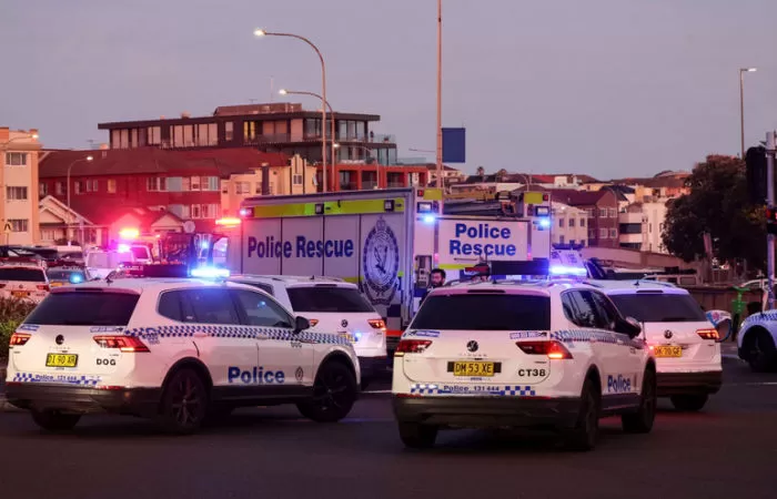 Kepolisian Australia bersiaga di lokasi penembakan yang tewaskan 12 orang Pantai Bodi, Sydney (Foto: AFP)