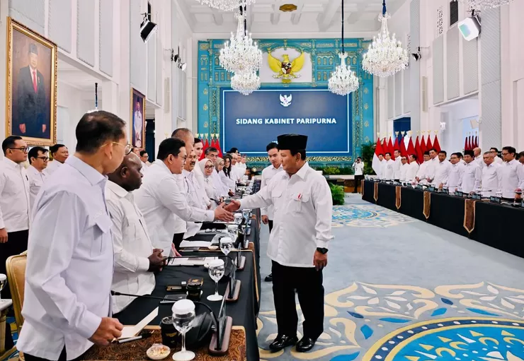 Presiden Prabowo Subianto memimpin Sidang Kabinet Paripurna di Istana Negara, Jakarta (Foto: BPMI Setpres RI)