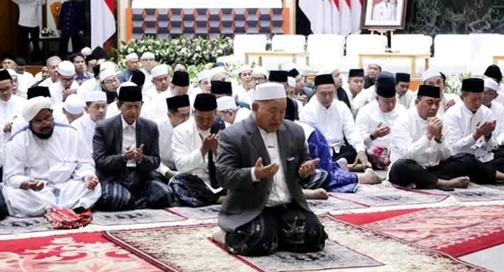 &nbsp;Jakarta sambut Tahun Baru 2026 dengan drone dan doa untuk Sumatera. (Instagram @pramonoanungw)