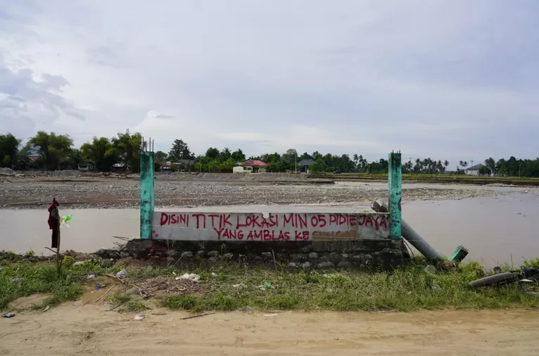 Banyak madrasah hanyut disapu banjir bandang Aceh, meunasah disiapkan jadi tempat alternatif belajar (Foto: dok. Kemenag)