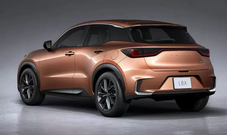 Lexus LBX menjadi salah satu mobil mewah yang terkena program recall PT Toyota Astra Motor atau TAM. (Foto: TAM)