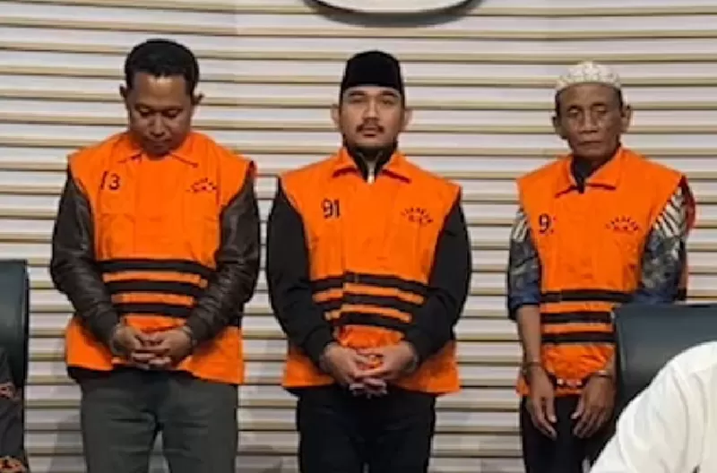 Sarjani, Ade Kuswara Kunang, dan HM Kunang tersangka suap ijon proyek (KPK)