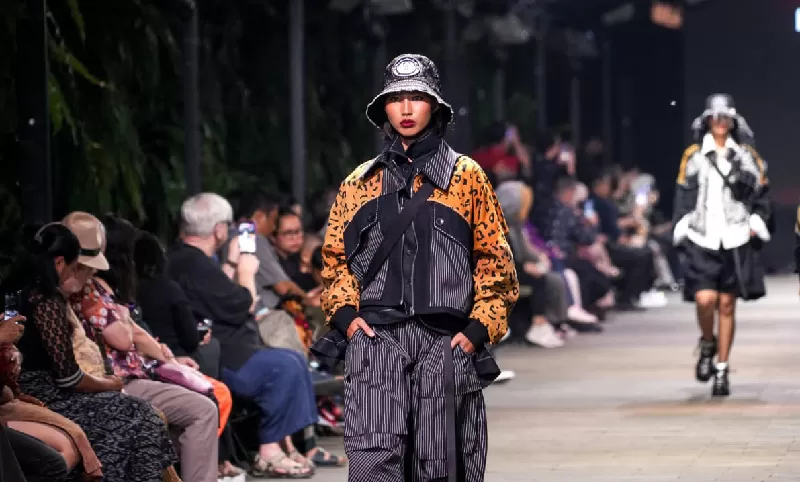 Sejumlah model memperagakan fesyen hasil karya warga binaan di Bali Fashion Trend 2026