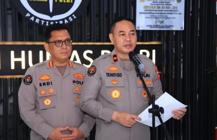 Karopenmas Divhumas Polri, Brigjen Pol Trunoyudo Wisnu Andiko, menginformasikan adanya mutasi dan promosi pati dan pamen di lingkungan Polri. (Foto: humas Polri)