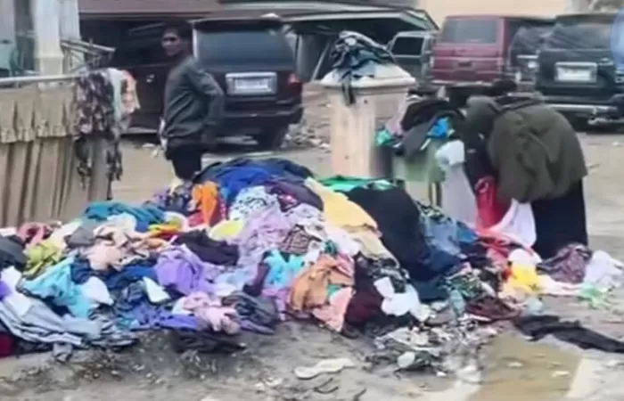 Viral baju donasi menumpuk di pinggir jalanan Aceh (Foto: Instagram/@berkahberbagi.id)