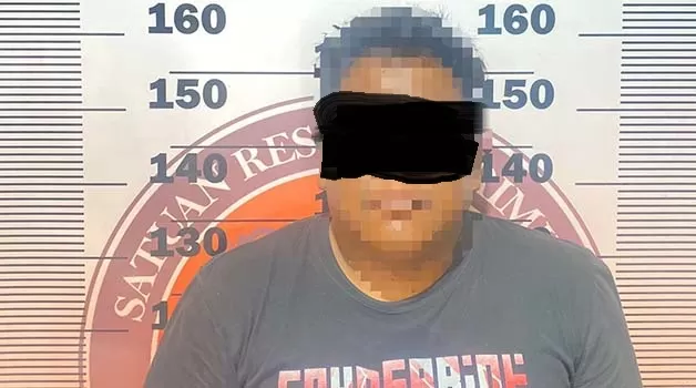 DITAHAN:  AJ, Pelaku pencabulan terhadap anak di bawah umur, saat diamankan di Satreskrim Polres Berau.