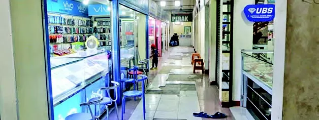 NAMPAK KUMUH: Pasar SAD salah satu bangunan peninggalan kepemimpinan terdahulu yang dinilai perlu mendapatkan perawatan.