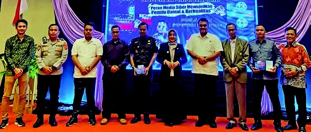 DEKLARASI DAMAI: Rakerda SMSI Kaltim yang dilaksanakan di Kabupaten Berau juga dirangkai dengan Deklarasi Pemilu Damai, Aman dan Bermartabat.