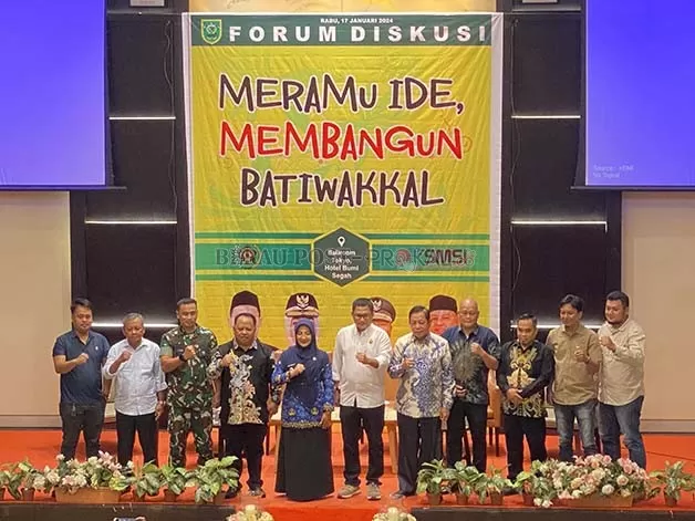 FORUM DISKUSI: PWI Berau dan SMSI Berau menggelar forum diskusi untuk berdemokrasi yang dilaksanakan di Hotel Bumi Segah.