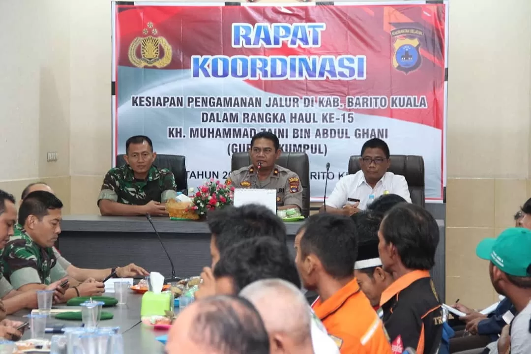 PERSIAPAN : Polres Batola bersama instansi terkait menggelar rapat koordinasi untuk pengamanan jalur jelang haul Guru Sekumpul ke-15. | Foto: Polres Batola for Radar Banjarmasin