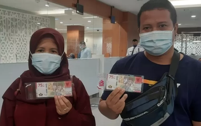 BARU: Uang kertas baru Rp75 ribu yang mendapat sambutan luar biasa dari masyarakat